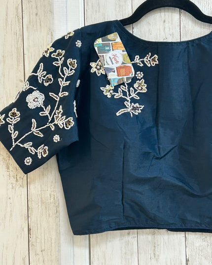 Boat neck blouse