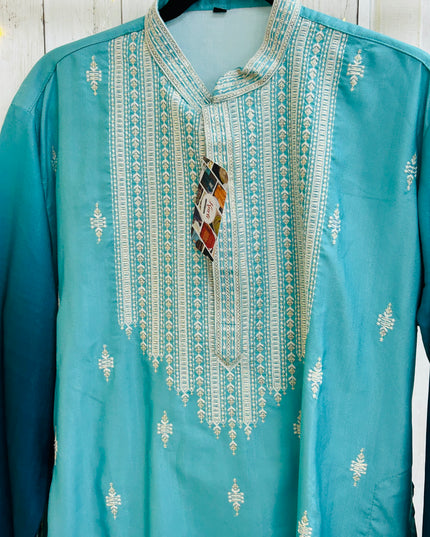 Embroidered kurta set for men