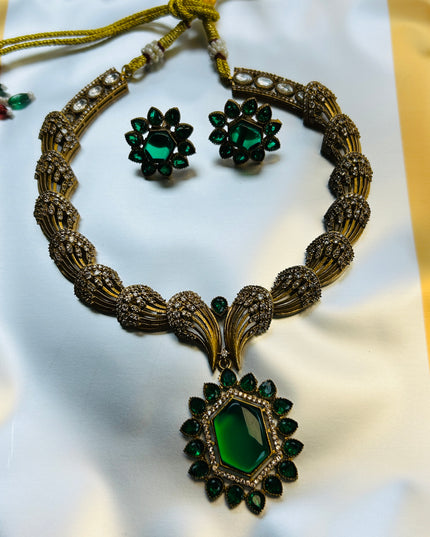 Antique gold finish necklace set