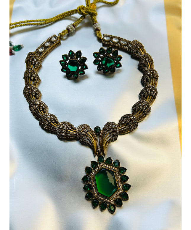 Antique gold finish necklace set