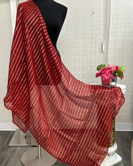 Maroon dupatta by Kurti Connection USA